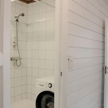 Free Parking At Cozy & Getaway