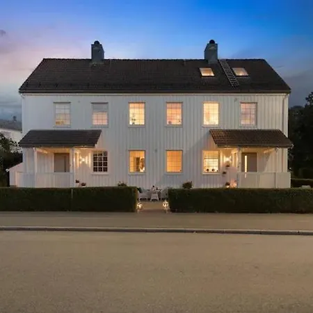 Free Parking At Cozy & Getaway Appartement